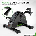 Zwarte Tunturi Cardio Fit M50 minitrainer met extra brede basis voor stabiliteit.
