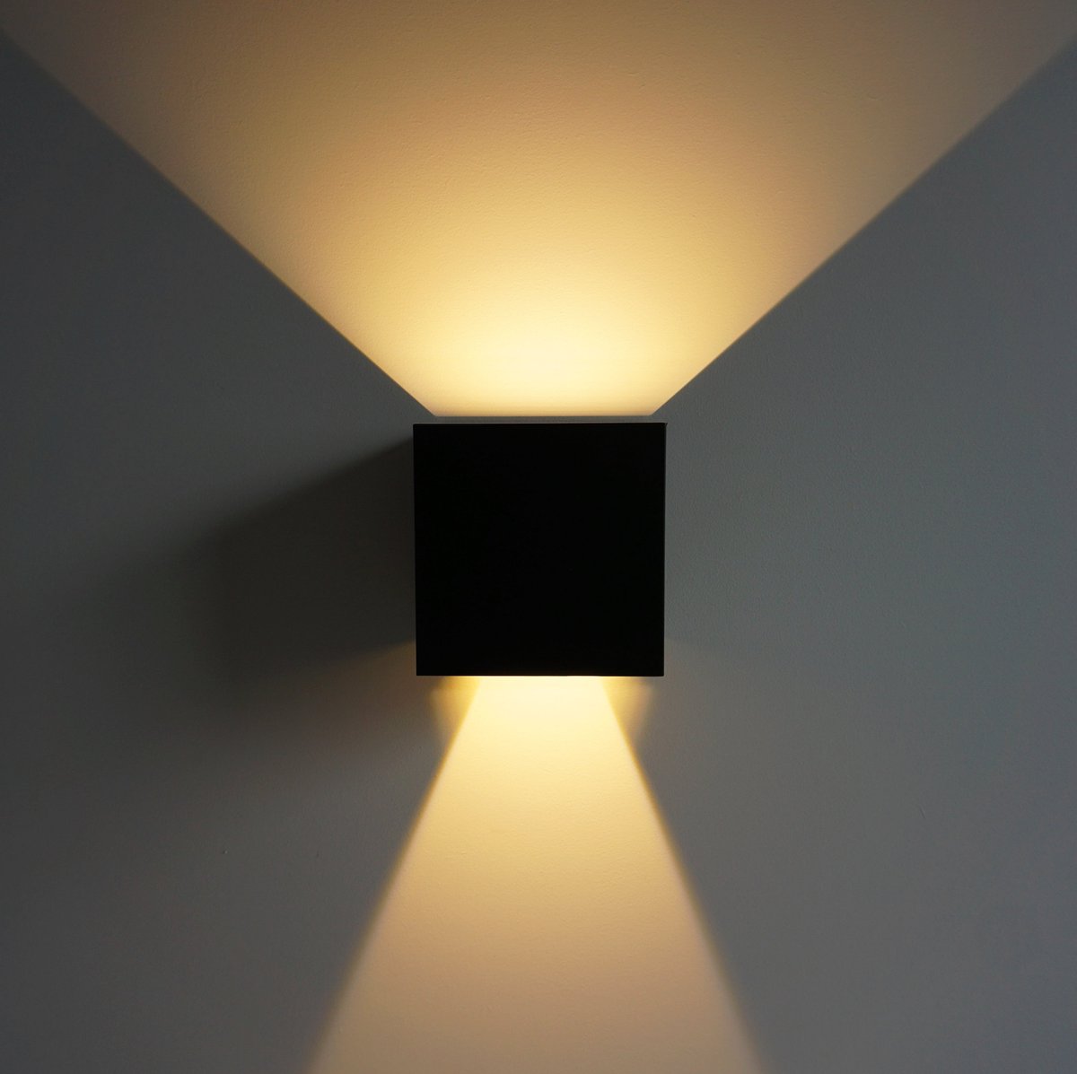 Kubus LED-wandlamp Zwart