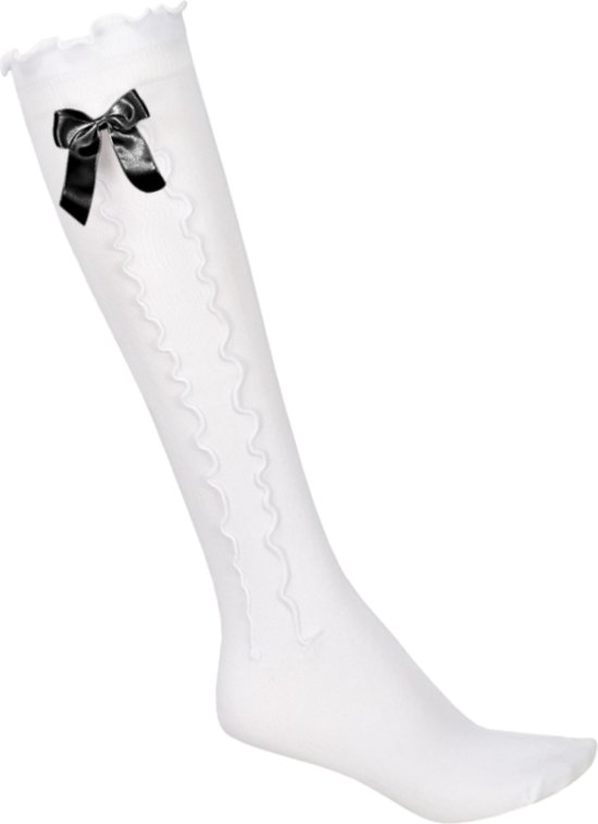Witte kniekous met zwarte strik en golvende decoratie.