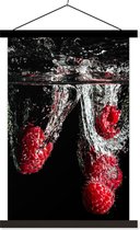 Porte-affiche avec affiche - Affiche scolaire - Framboises - Fruits - Nature morte - Water - Zwart - Rouge - 60x90 cm - Lattes noires