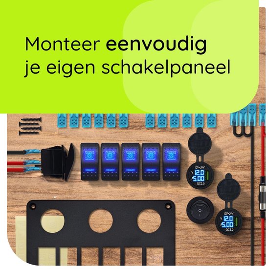 Onderdelen van een schakelpaneel: paneel, schakelaars met blauwe LED's, USB-poorten, connectoren en schroeven.