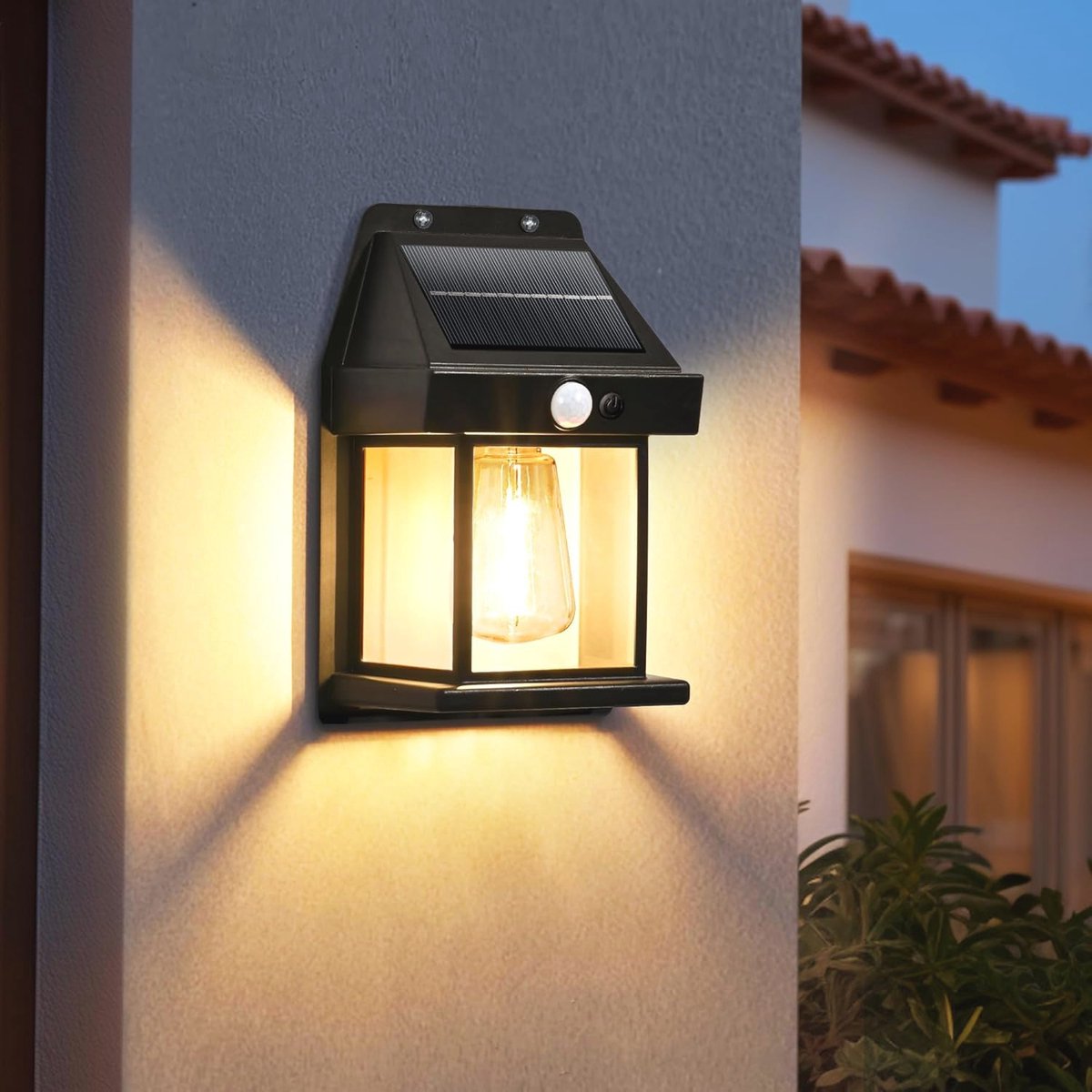 Wandlamp op zonne-energie met Bewegingssensor voor Buiten - Waterdicht, 3 Modi, Perfect vo