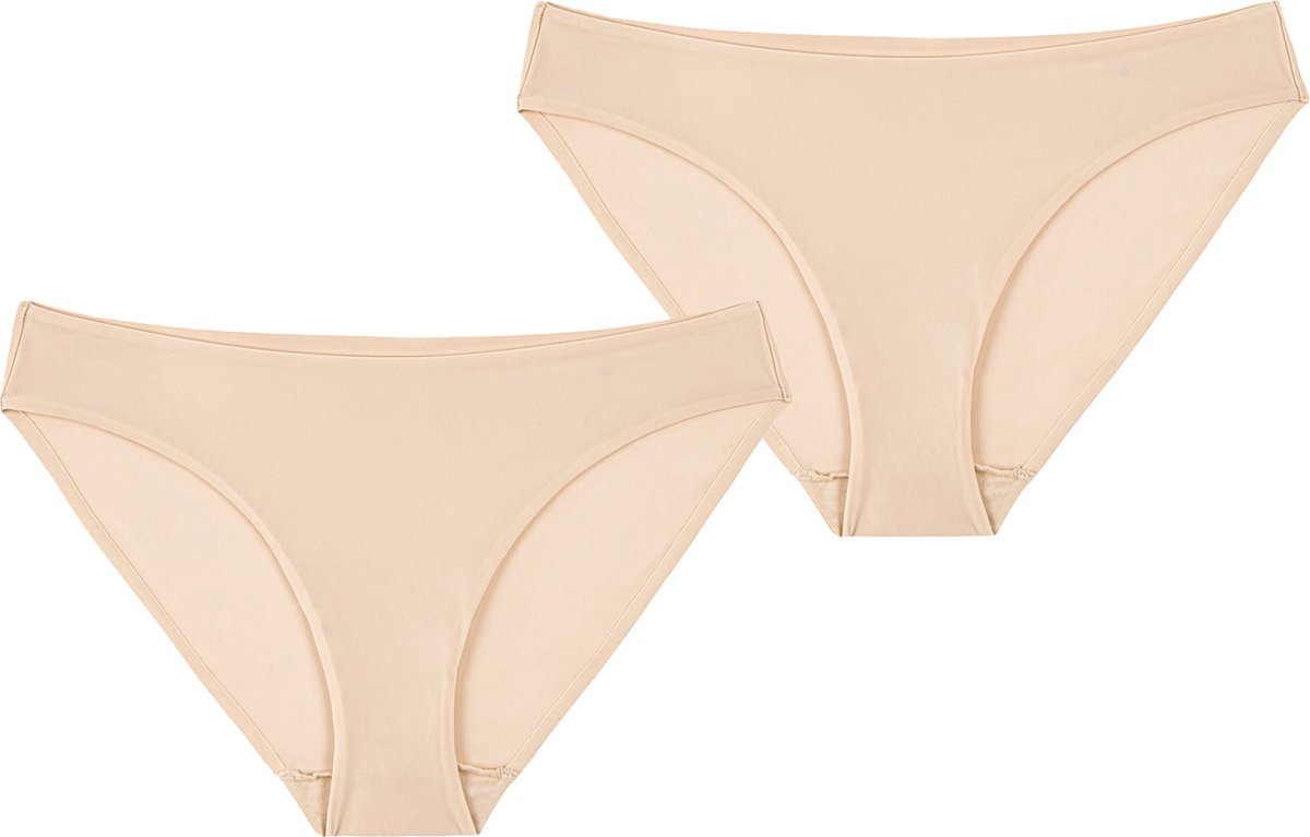 Triumph Tai-Slip Body Make-Up Essentials