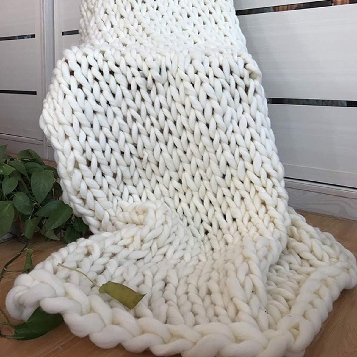 Dikke Gehaakte Dekentje voor de Slaapkamer, Multifunctioneel en Handgemaakt in Wit, Perfect voor Comfort en Warmte