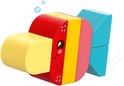 Rode, gele en roze DUPLO-stenen vormen een vis met bubbels.