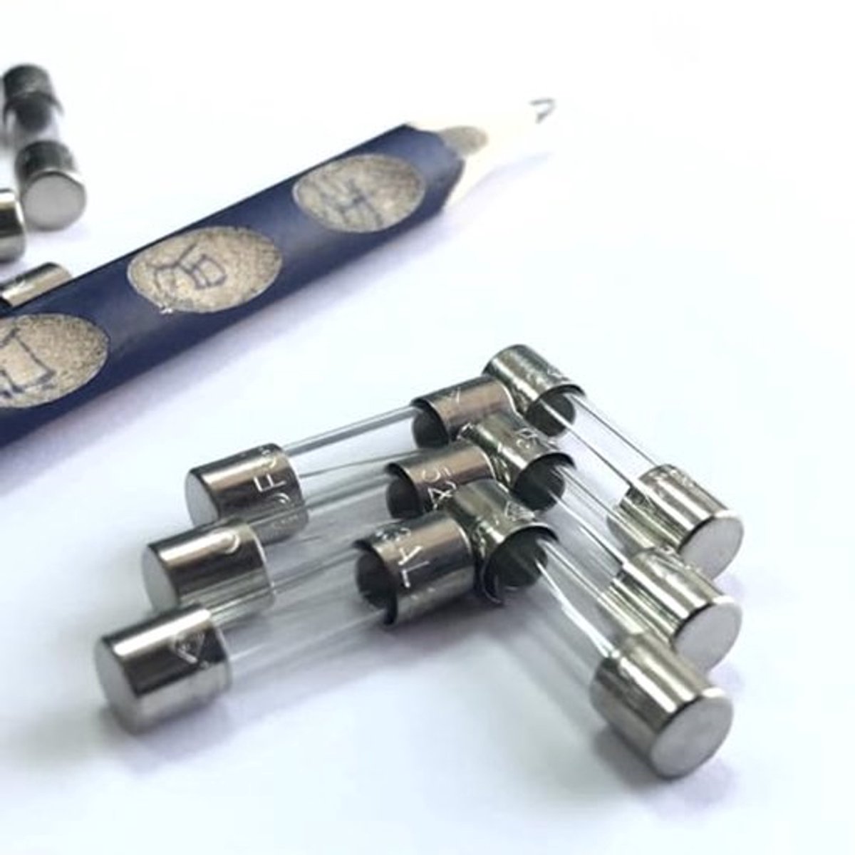 Verpakking van 100 glazen buiszekeringen, 5 x 20 mm snel smeltend, glazen zekeringen, professionele autoglasbuiszekeringen, snelle slagzekering, glazen buis, diverse