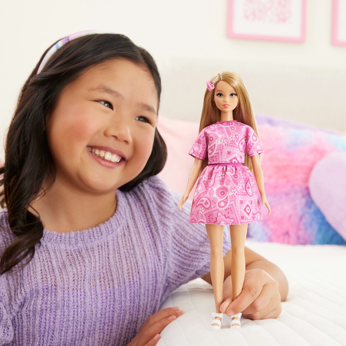 Barbie Fashionistas Style - Barbie Pop met roze paisley rok en blond haar — afbeelding 5