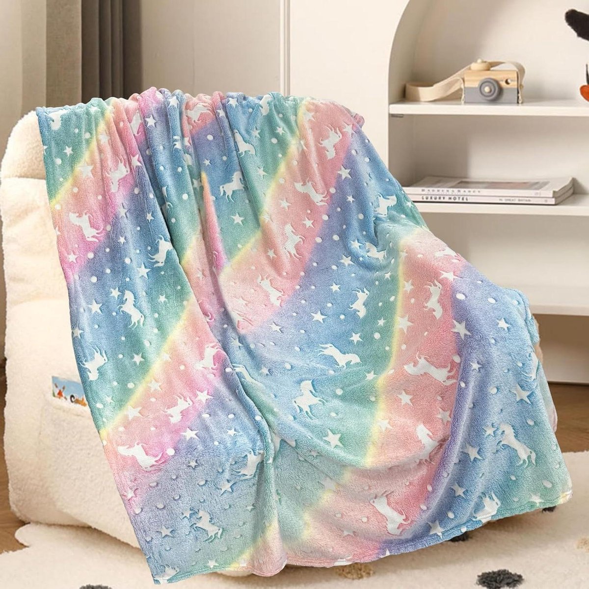 Eenhoorn deken - Knuffeldeken kind - Kinderkamer decoreren - Licht op in donker - 120 x 150 cm - Multicolor