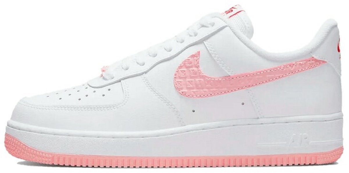 Nike Air Force 1 Low VD Valentine's Day (2022) (Women's) - Maat 36.5
