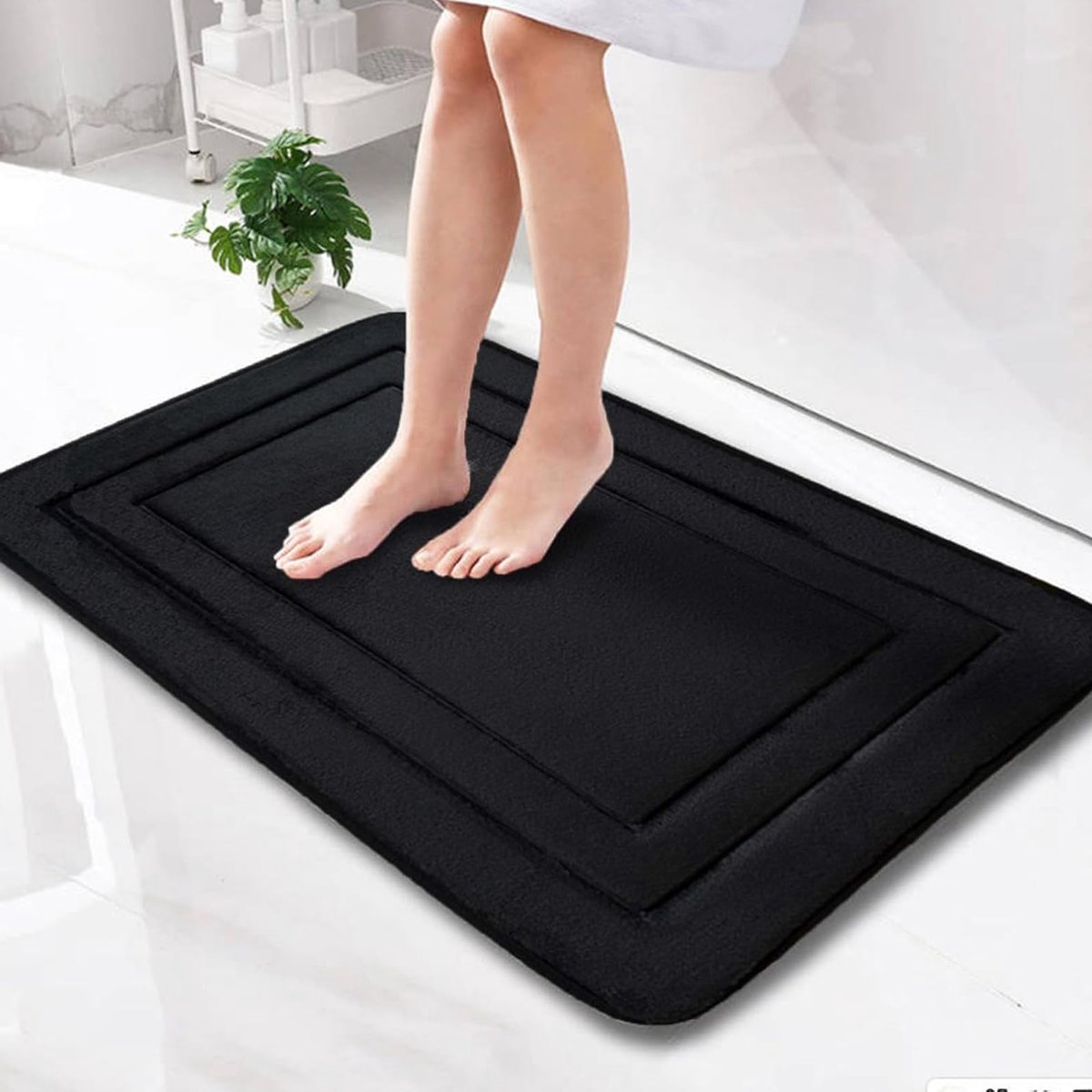 SnelShoppen - Badmat 50x80cm, Antislip, Zacht Badkamer Tapijt, Waterabsorberend, Machinewasbaar met Rubber Achterkant, Zwart, Ideaal voor Douche, Bad,