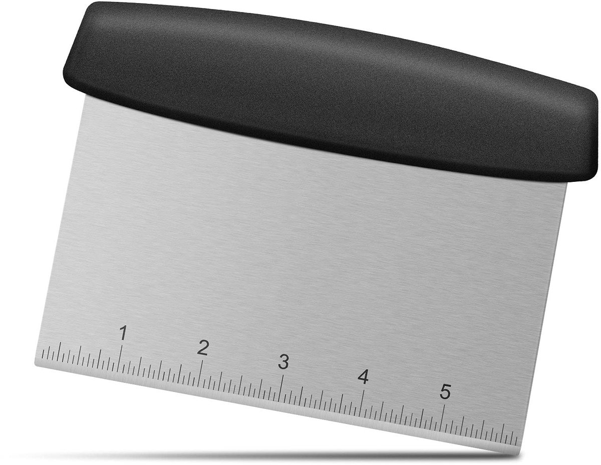 Dailygoods- Noedelschraper met handvat - Deegschraper - Tafelschraper - Voedselveilig roestvrij staal - Hittebestendig - Ergonomisch ontwerp 17,8 cm