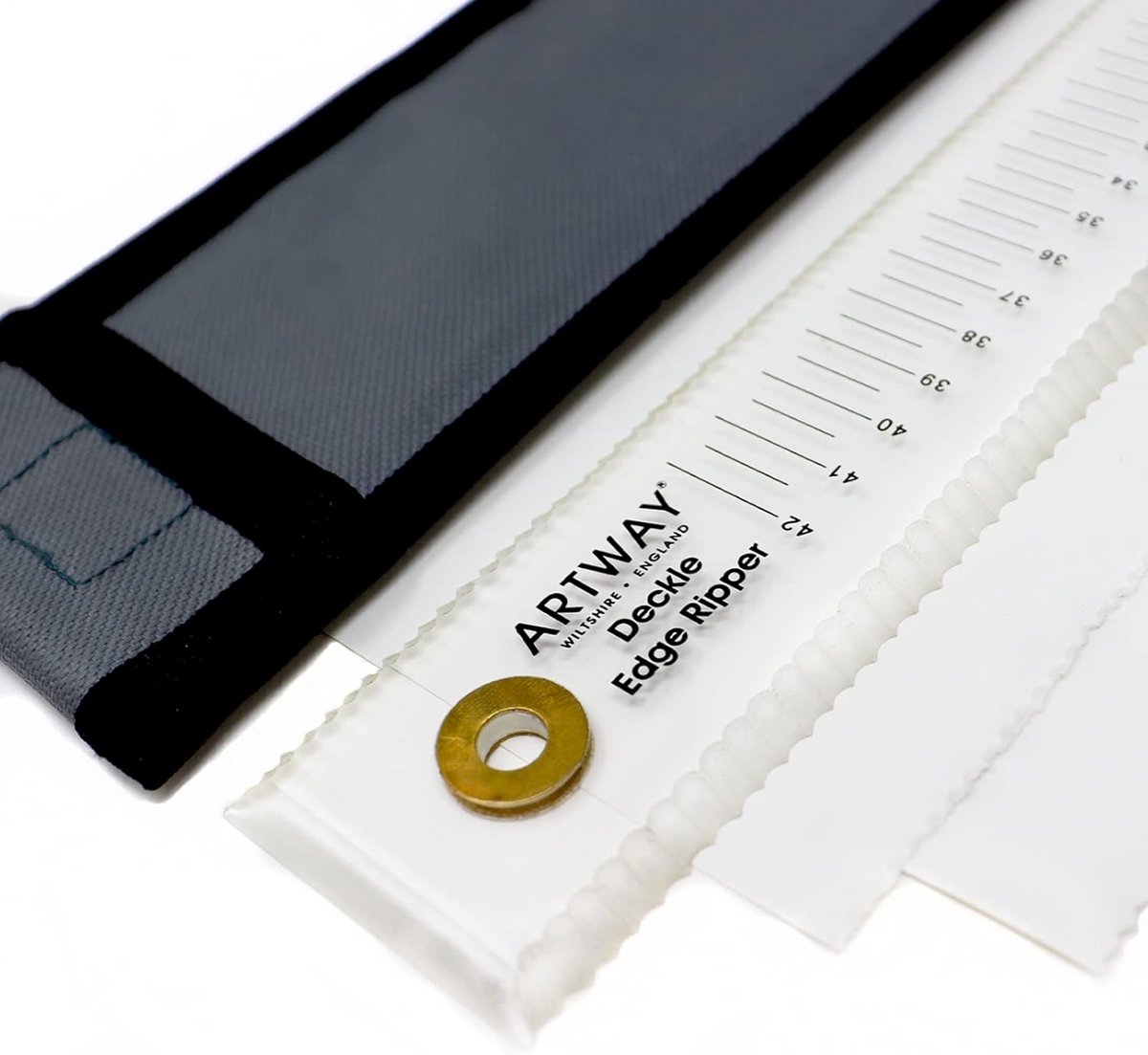 Scheurrand Liniaal - Papier Scheurder - Handgemaakte Papierlook - Dubbele Gekartelde Rand - 50cm Lengte - Transparant