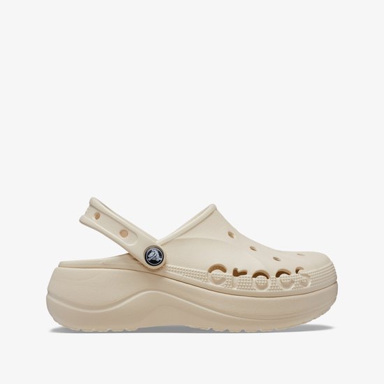 Zij-aanzicht van een beige Baya platformklomp met een dikkere zool en ventilatiegaten.