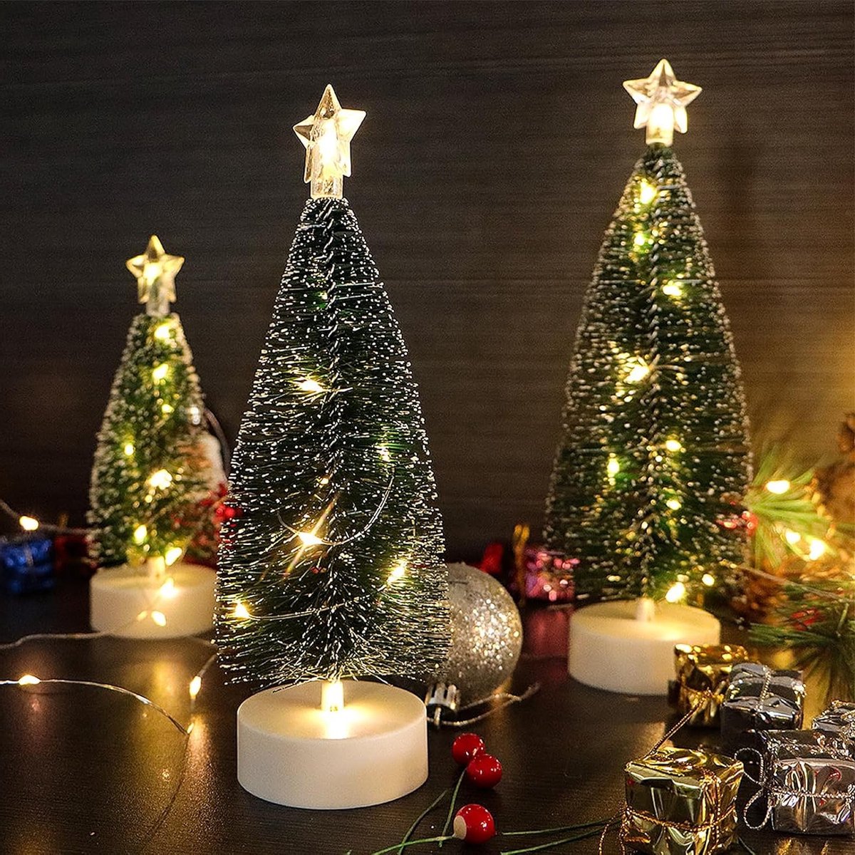 Kleine Kunstkerstboom van 20 cm met LED-verlichting - Miniatuur Tafeldecoratie voor Kerstmis, Kunststof Slimme Boom en Ornament voor een Feestelijke Sfeer – foto 6