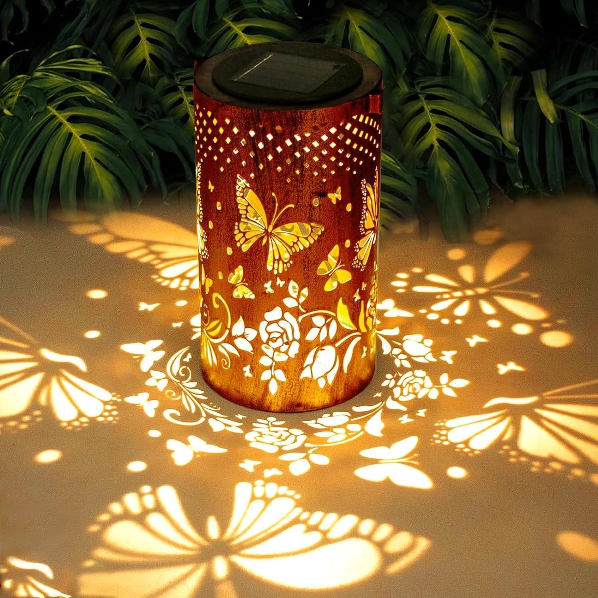Vlinder Solar Hanglampen Metaal – Waterdicht LED Tuinverlichting – Decoratieve Solar Vlinderlampen – Sfeervolle Buitendecoratie – Hangbaar voor balkon tuin en terras