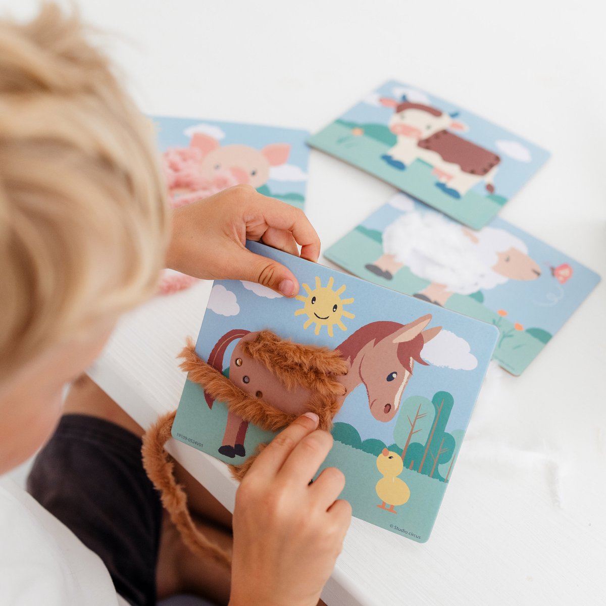 Studio Circus puzzel 4 in 1 boerderij - educatief peuter speelgoed - kinderpuzzel 4x6x9x16 stukjes leren puzzelen - cadeautip puzzel 3 jaar en ouder — afbeelding 3