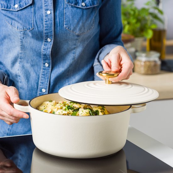 BK Bourgogne braadpan 24cm/4.2L Cream White - gietijzer - inductie