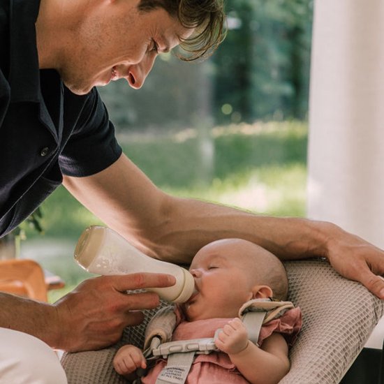 Ukje Newborn Hoes Tripp Trapp - Voor Stokke Kidsmill Novi Kaos Newborn Set - Veilig getest Oeko-Tex - Waterdichte binnenkant - Met Gordelbeschermers - Taupe Wafel — afbeelding 4
