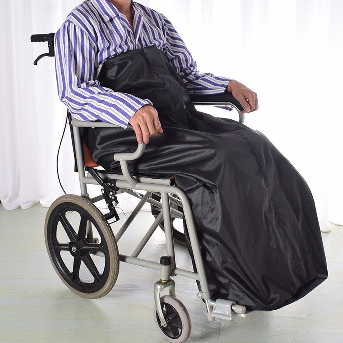 Goedkoopste Rolstoel Deken Voetenzak - Waterdicht & Warm - Met Binnenzak & Rits - Rolstoelkussen - Rolstoel Deken - Bedekt Benen en Onderlichaam - Rolstoel Voetenzak - zwart - 120 65cm - 210D Oxford-doek