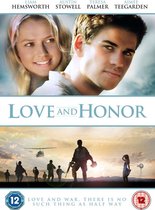 Poster voor de film 'Love and Honor' met Liam Hemsworth en Teresa Palmer, met militaire figuren en een helikopter.