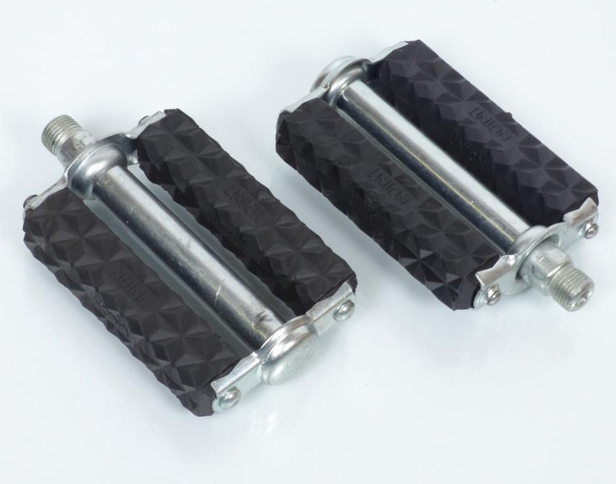 paar pedalen m14x1.25 vintage zwarte koppeling voor bromfiets mob nieuw