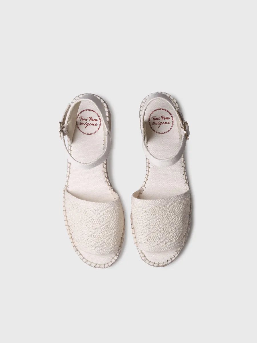 Dames espadrilles met lage hak en gehaakte details | DOROTEA-AD