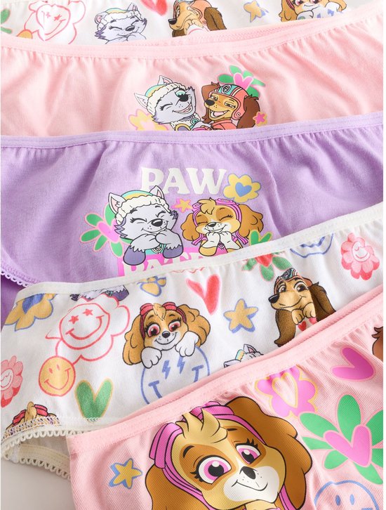 Stapel van vijf slips met Paw Patrol-thema, met diverse personages en prints.