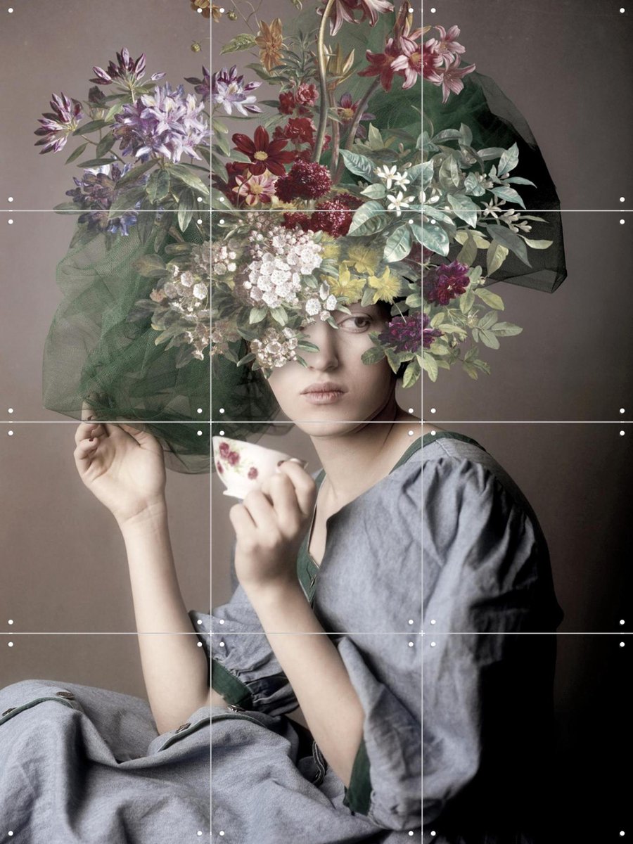 IXXI Tea for One, Marja van den Hurk - 60 x 80 cm - Grote wanddecoratie en posters - Gemengde Technieken, Surrealisme, Grafisch Ontwerp, Fotografie Groen / Grijs