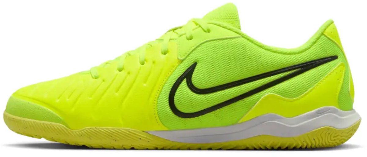Nike tiempo legend 10 academy ic in de kleur geel.