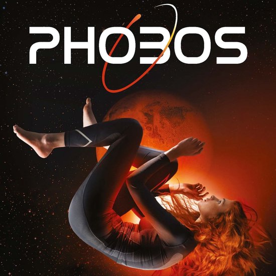Een vrouw met lang, rood haar drijft in de ruimte bij de planeet Mars. De tekst 'PHOBOS' staat boven de afbeelding.
