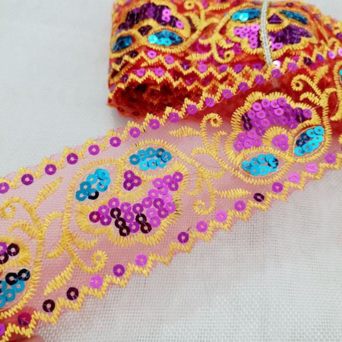 Decoratieve Gouden Borduur Kantlint met Pailletten - 9 Meter Lang - 5,5 cm Breed