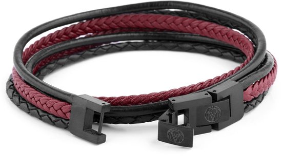 Leren armband in zwart en rood met vlechtwerk en een zwarte gesp met leeuwenlogo.