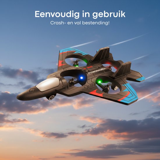 Zwarte straaljager drone met blauwe vleugelranden en rode/groene accenten, vliegt tegen een zonsonderganglucht met witte strepen.