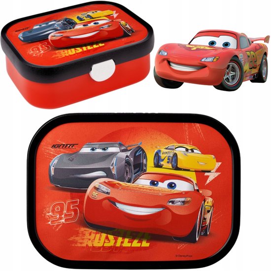 Boîte à tartines rouge avec couvercle imprimé des voitures Cars Lightning McQueen, Cruz Ramirez et Smokey. Avec le texte '95 RUSTIIILL'.