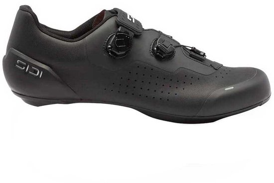 Zwarte Sidi raceschoen met gespen en perforaties.
