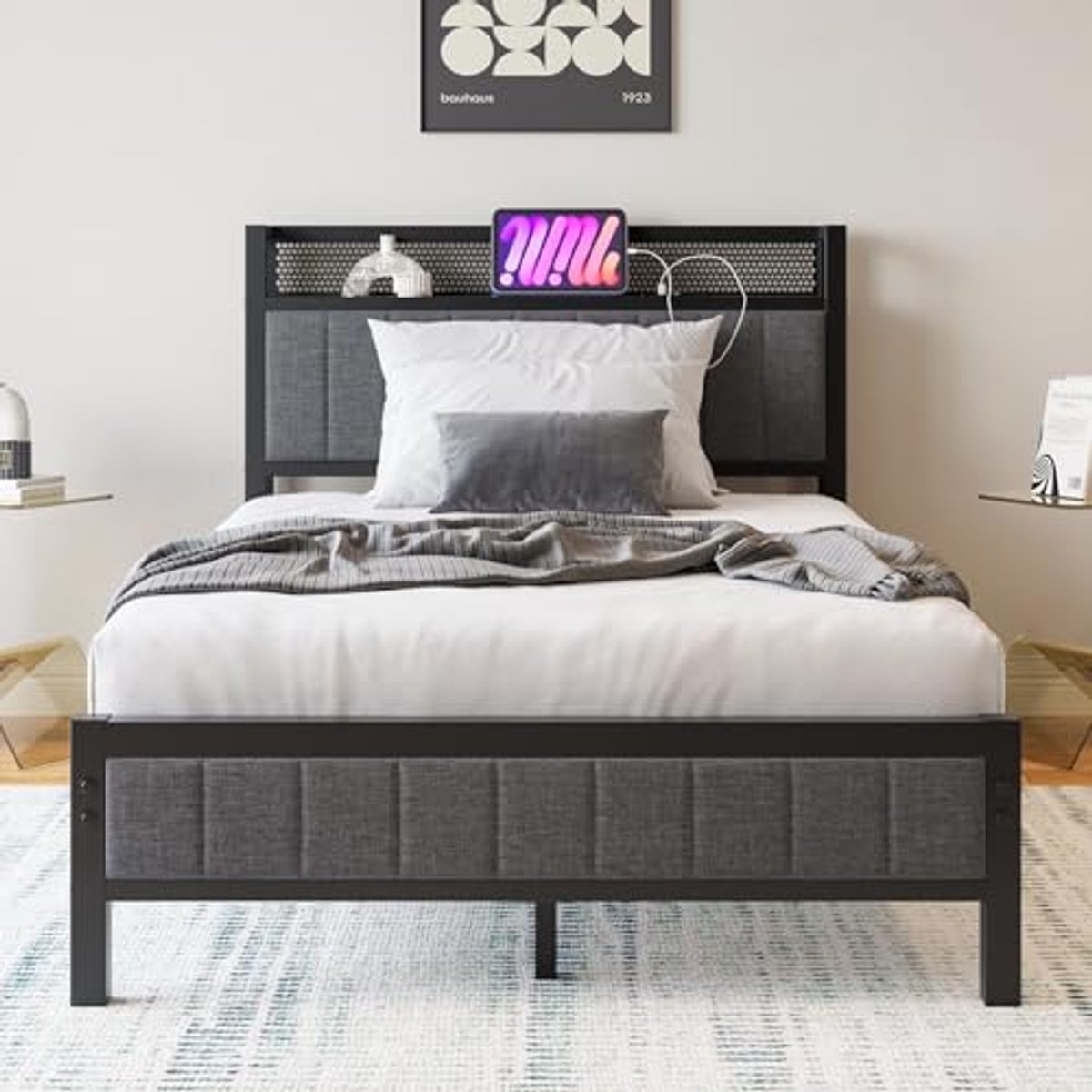 Metalen Bedframe 120 x 200 cm met Hoofdeinde en Laadstation - Ideaal voor Slaapkamer en Logeerkamer