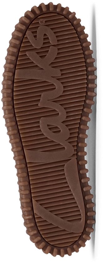 Onderkant van bruine sneakerzool met Clarks logo.