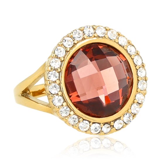 Gouden ring met grote bruinrode facet geslepen steen en zirkonia.