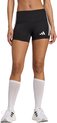 Zwarte volleybalshort voor dames met witte Adidas-strepen en logo, getoond op een model met witte sokken.