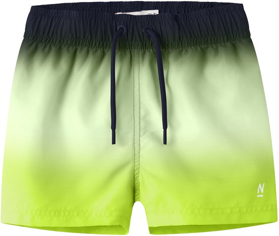 Jongens zwembroek met donkerblauwe, witte en lichtgroene kleurverloop. Met trekkoord en logodetail.