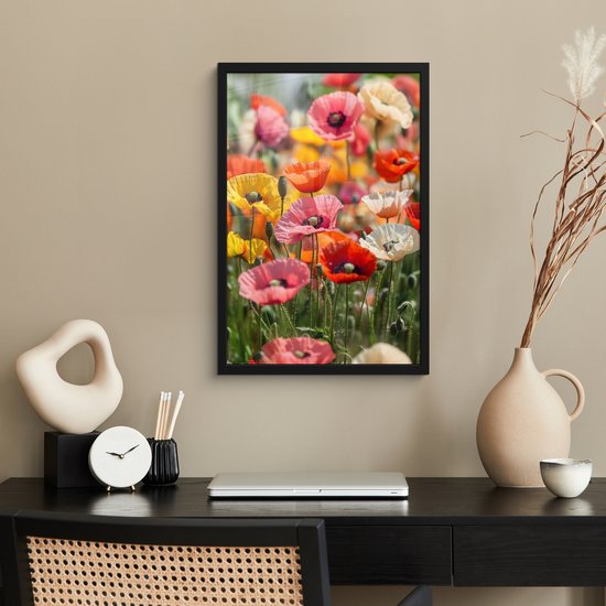 Poster in lijst - Fotolijst 40x60 cm - Posters - Bloemenveld - Klaprozen - Kleurrijk - Posterlijst zwart - Decoratie - Wanddecoratie woonkamer - Muurdecoratie slaapkamer