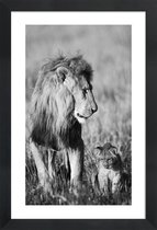 JUNIQE - Poster in houten lijst Lion Teaching His Cub -30x45 /Grijs &