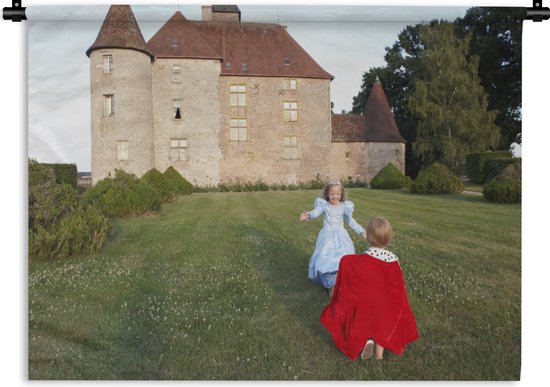 Wandkleed Prinsen en prinsessen - Een prins en een prinses in de tuin van het kasteel Wandkleed katoen 60x45 cm - Wandtapijt met foto