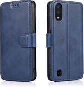 Voor Samsung Galaxy A01 Kalfs Textuur Magnetische Gesp Horizontale Flip Leren Case met Houder & Kaartsleuven & Portemonnee & Fotolijst (Blauw)