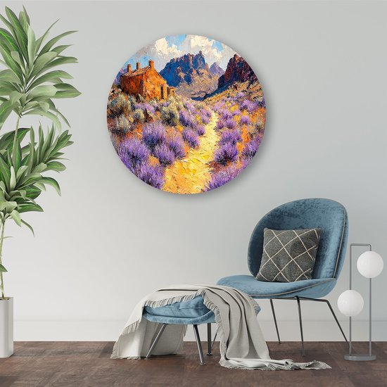Lavendelvelden met bergen en huis - Landschap rond schilderij - Rond wandpaneel lavendel - Impressionisme - Forex kunstwerk cirkel - Klassiek geïnspireerde wanddecoratie - muurcirkel forex 100x100 cm