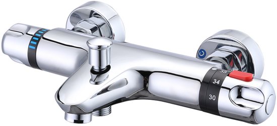 Chroom thermostaatkraan met temperatuurregelaars: 30, 34, 38 graden. Rode knop voor temperatuuraanpassing.