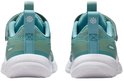 Achterkant van turquoise Nike sneakers met witte zolen en klittenbandsluiting.