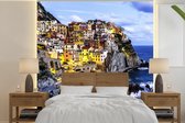 Behang - Fotobehang Cinque Terre verlicht tijdens de schemering in Italië - Breedte 260 cm x hoogte 260 cm