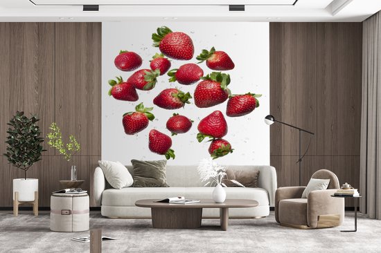 Fond d' écran - Papier peint photo - doux et fraises juteuses sur le fond blanc - Largeur 200 cm x Hauteur 220 cm