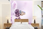 Behang - Fotobehang Lavendel - Vlinder - Close-up - Paars - Breedte 190 cm x hoogte 260 cm